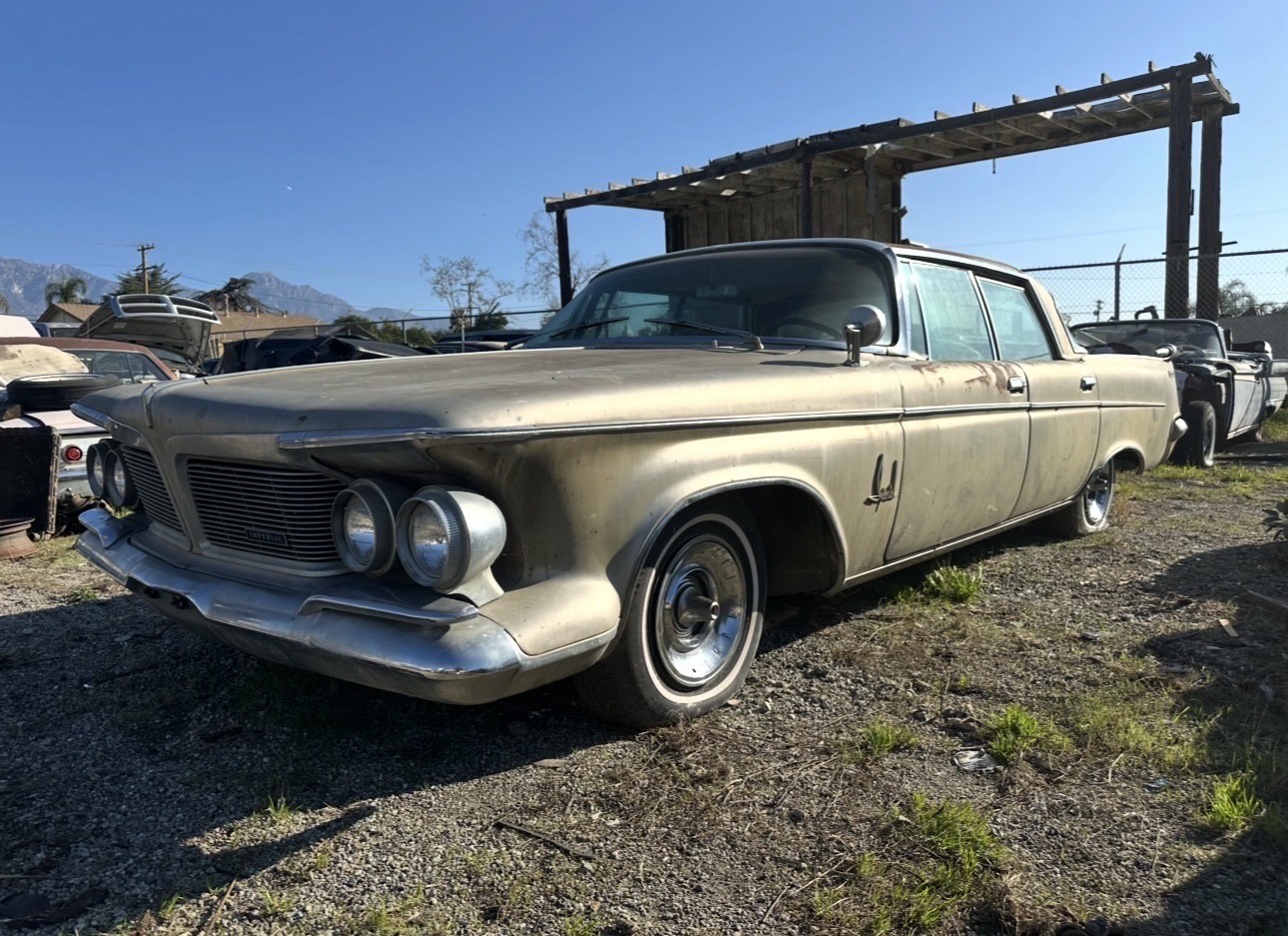 Chrysler-Imperial-1962-Sedan