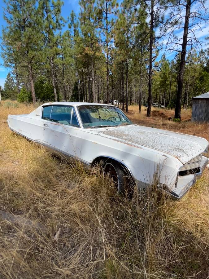 Chrysler-New-yorker-1968-White