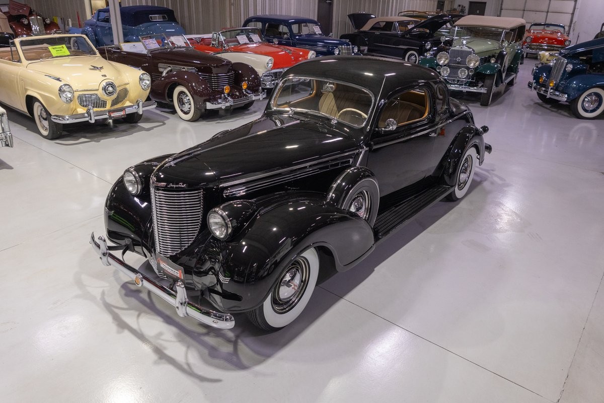 Chrysler-Series-C-19-New-York-Special-1938-Coupe-Beige