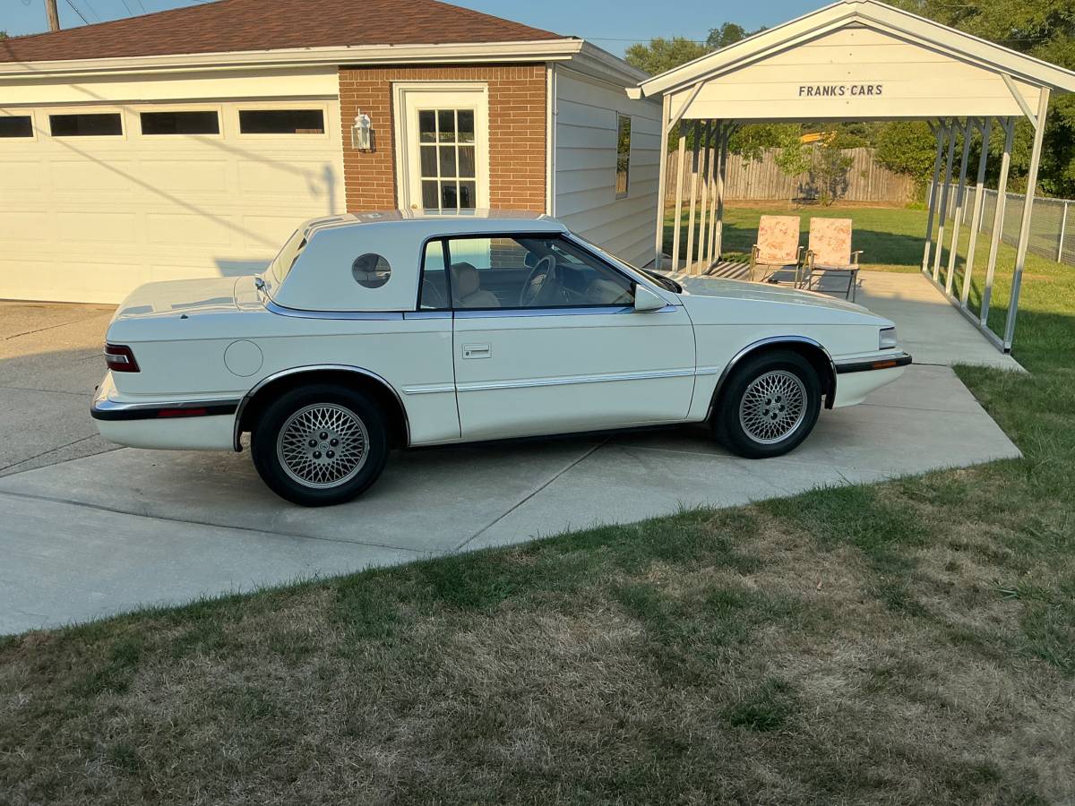 Chrysler-Tc-by-maserati-1990-White