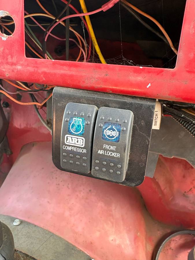 Cj5-jeepski-1981-Red