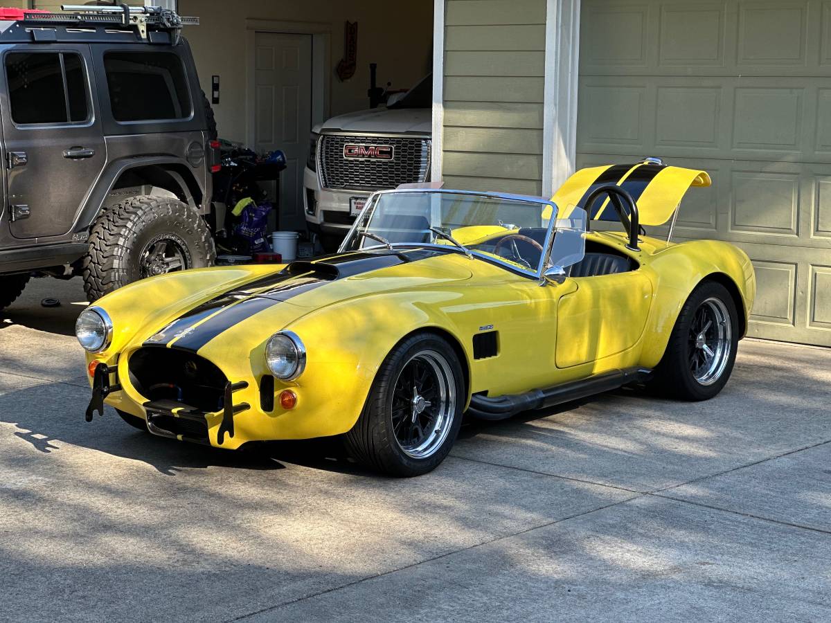 Cobra-shelby-classic-1966-Yellow