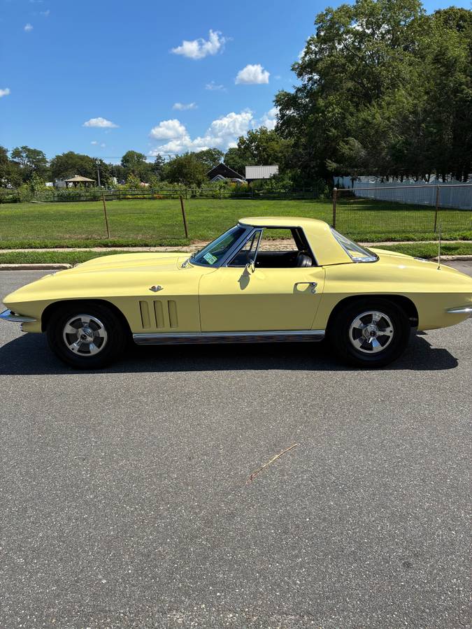 Corvette-convertible-1966-Yellow