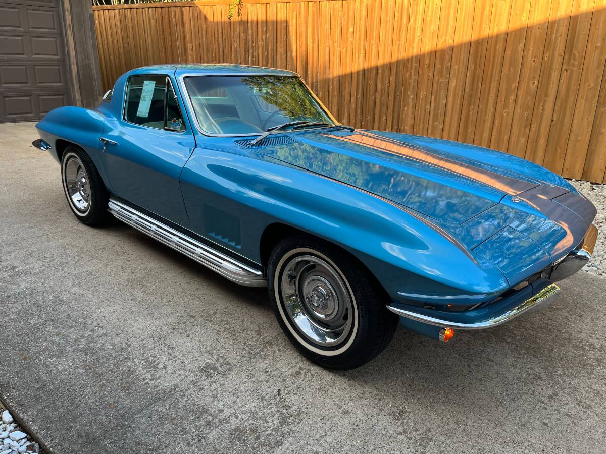 Corvette-coupe-1967-Blue