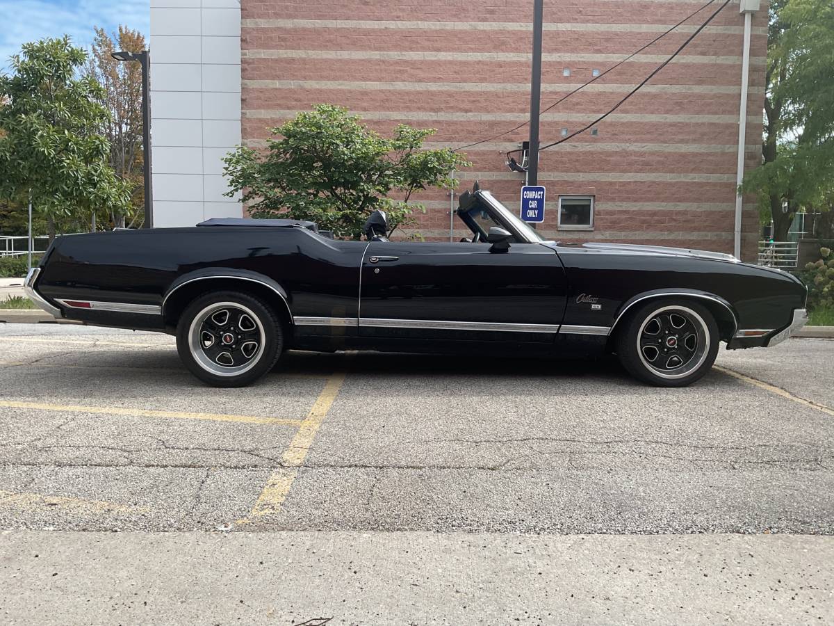 Cotluss-supreme-olds-convertible-1970-Black