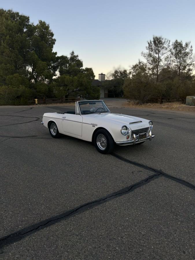 Datsun-1600-roadster-fairlady-1968-White
