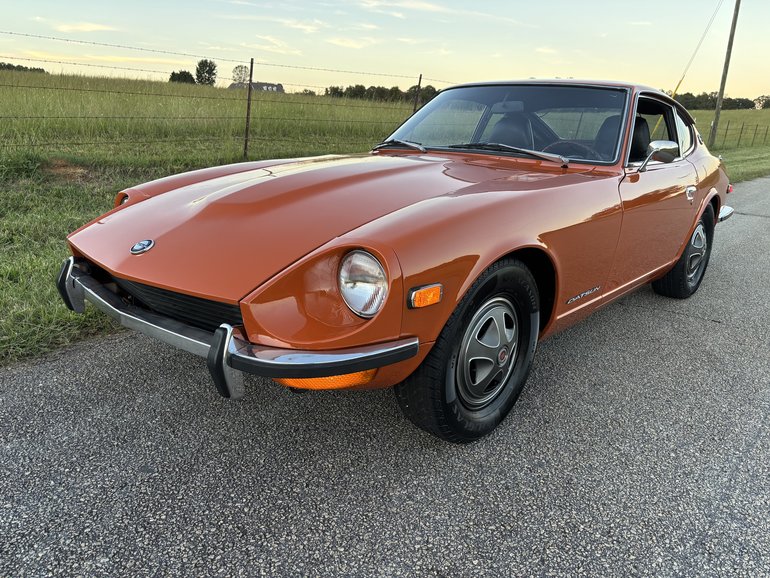 Datsun-240z-1972-Orange-Black