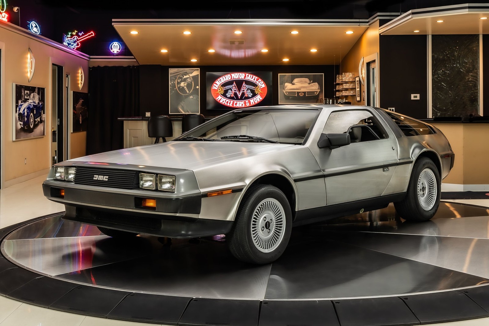 DeLorean-DMC-12-1981-Gray