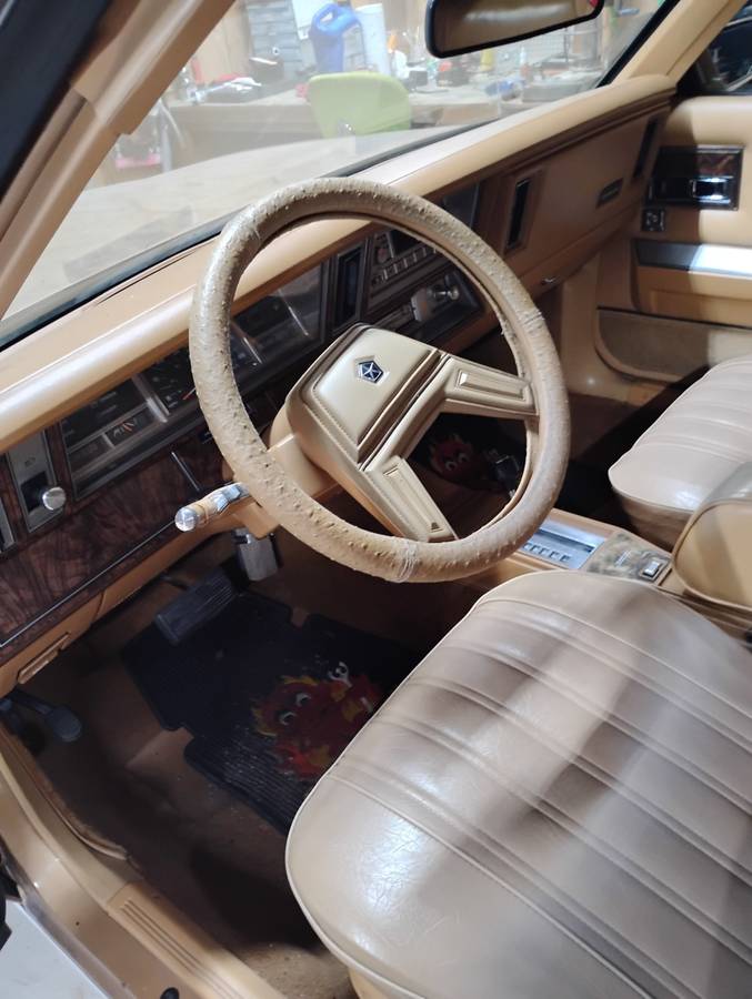 Dodge-600-1985
