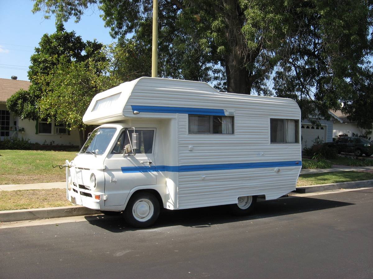 Dodge-A110-rv-lazy-dazy-1967-White