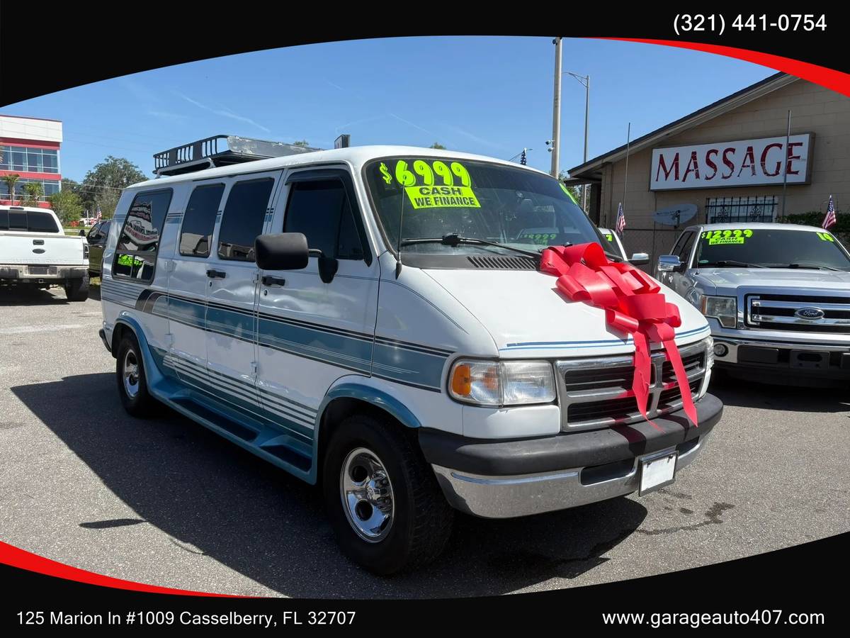 Dodge-B250-1996-White