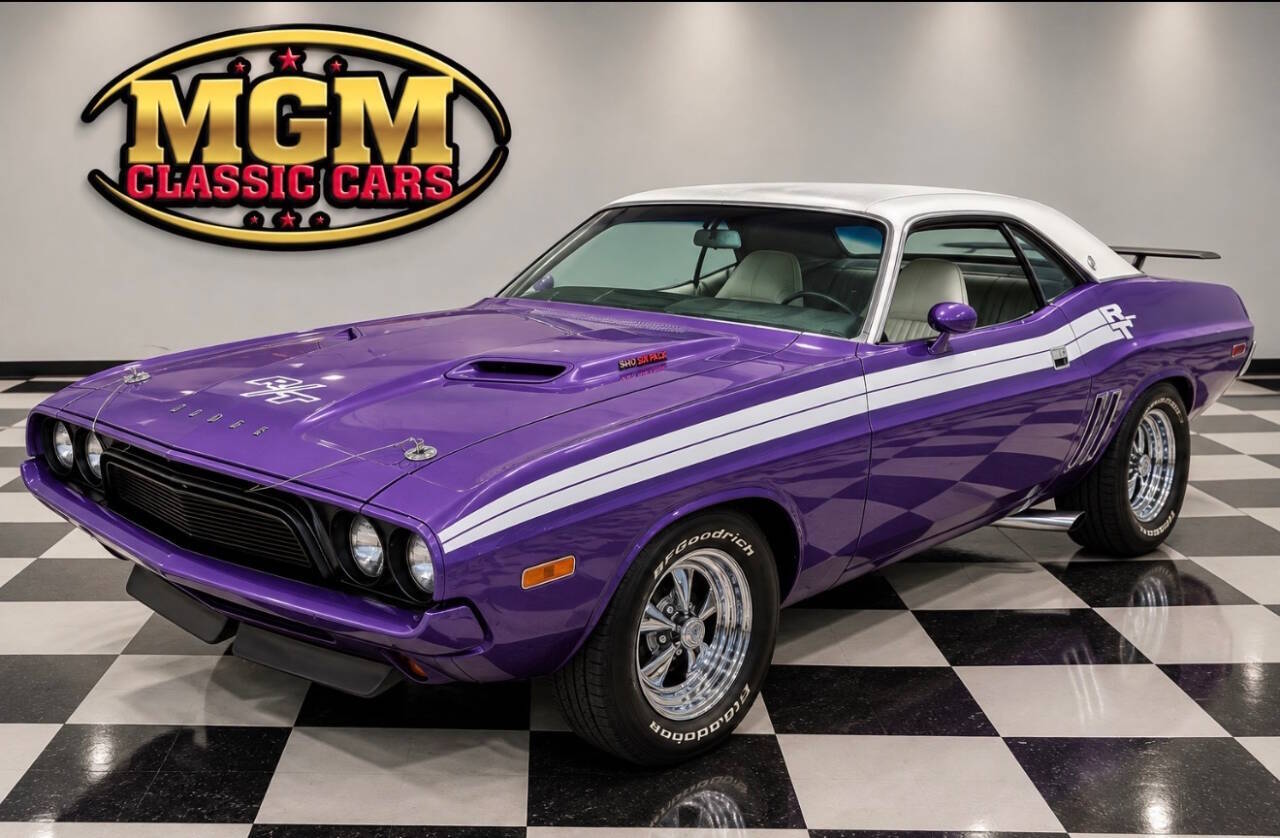 Dodge-Challenger-1972-Purple-White