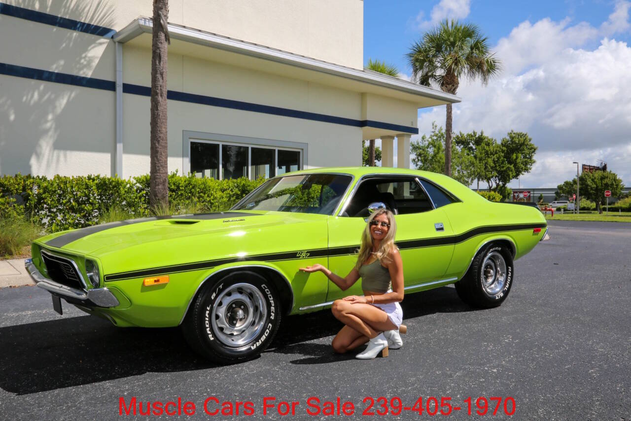 Dodge-Challenger-1973-Green-Black