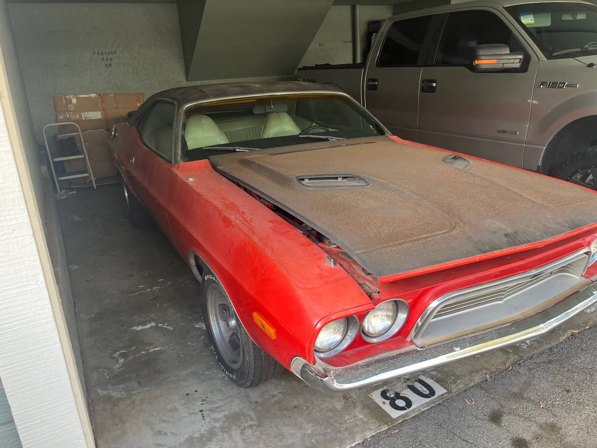 Dodge-Challenger-1973-Orange