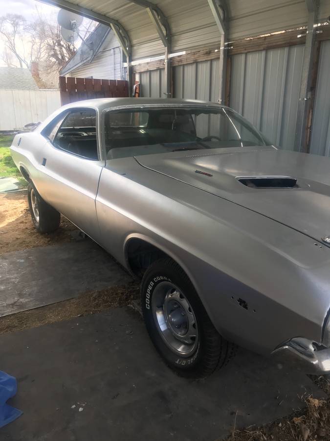 Dodge-Challenger-auto-1972-Silver