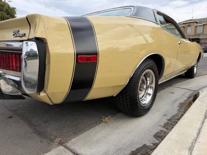 Dodge-Charger-1973-YellowBlack