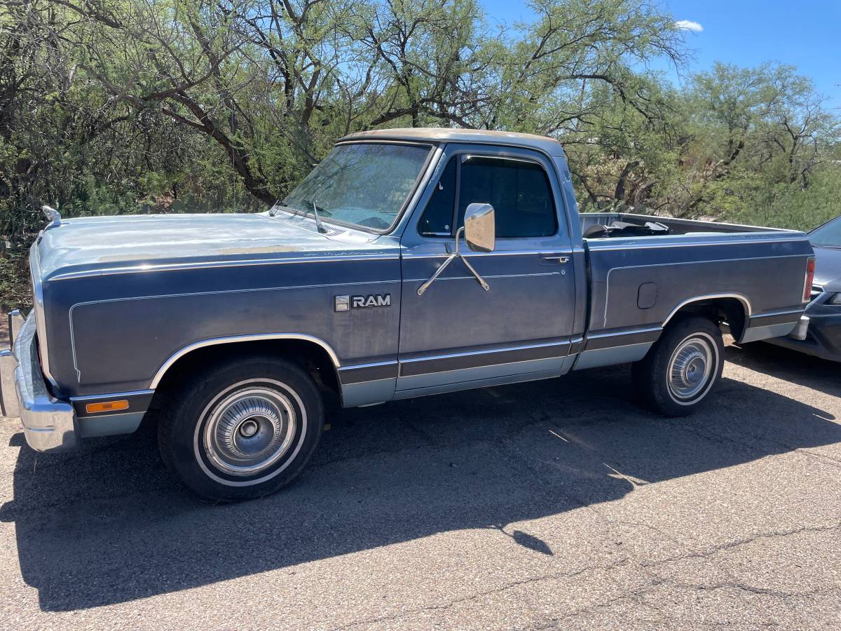 Dodge-D150-1986-Blue