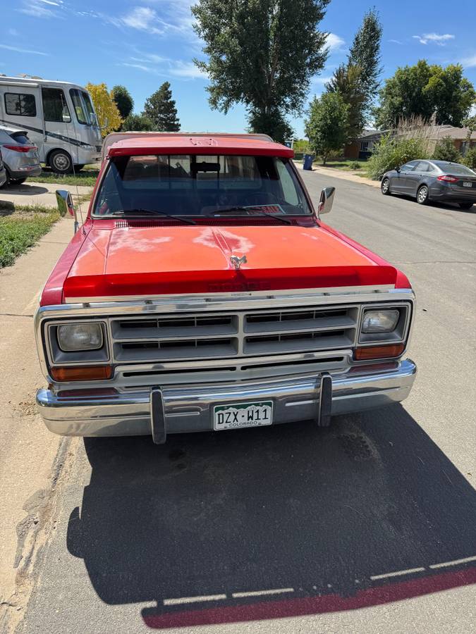 Dodge-D150-1986-Red