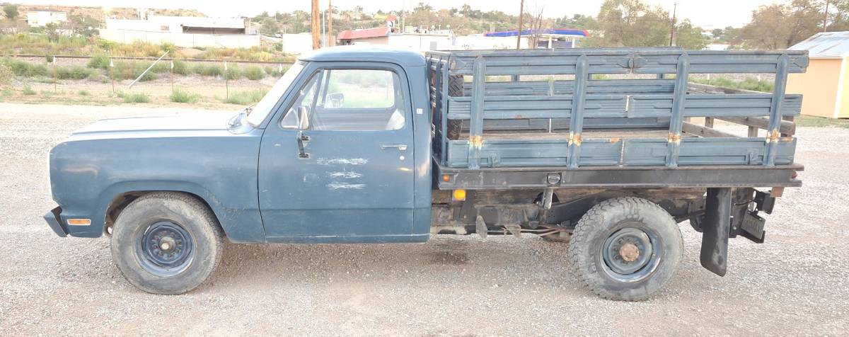 Dodge-D20-1980-Blue