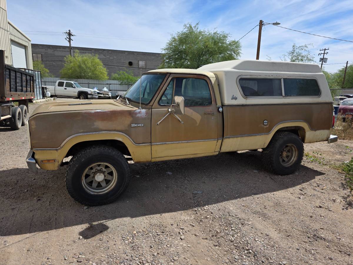 Dodge-D200-1976