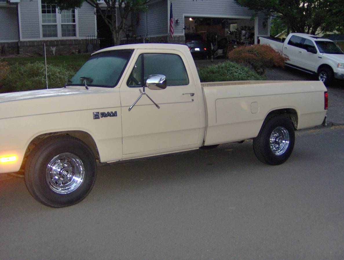 Dodge-D250-1981