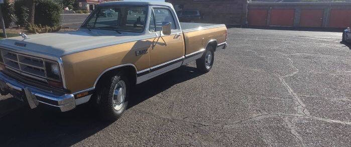 Dodge-D250-1987-WhiteMetallic-GoldTan-Twotone-Tan
