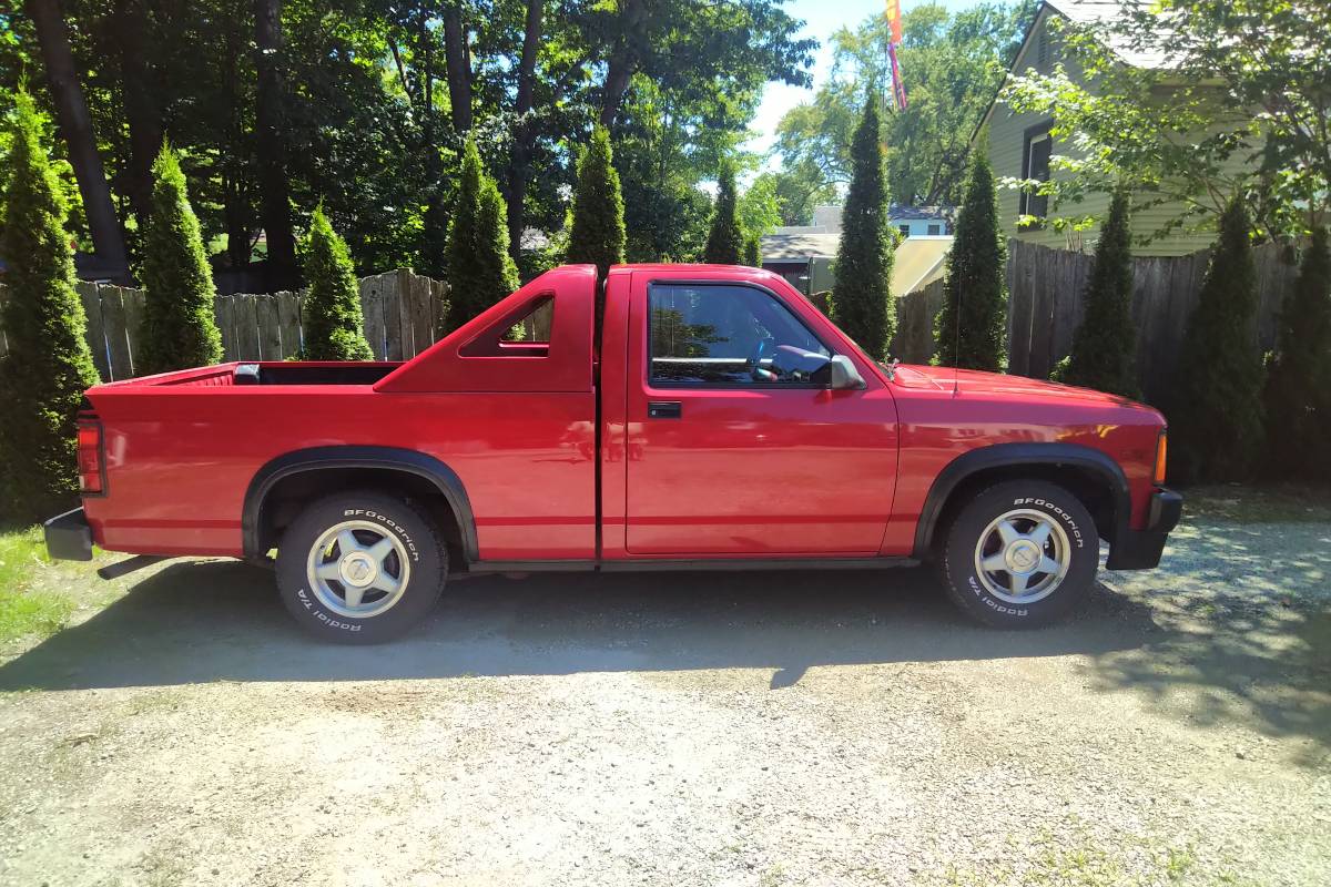 Dodge-Dakota-1989-Red
