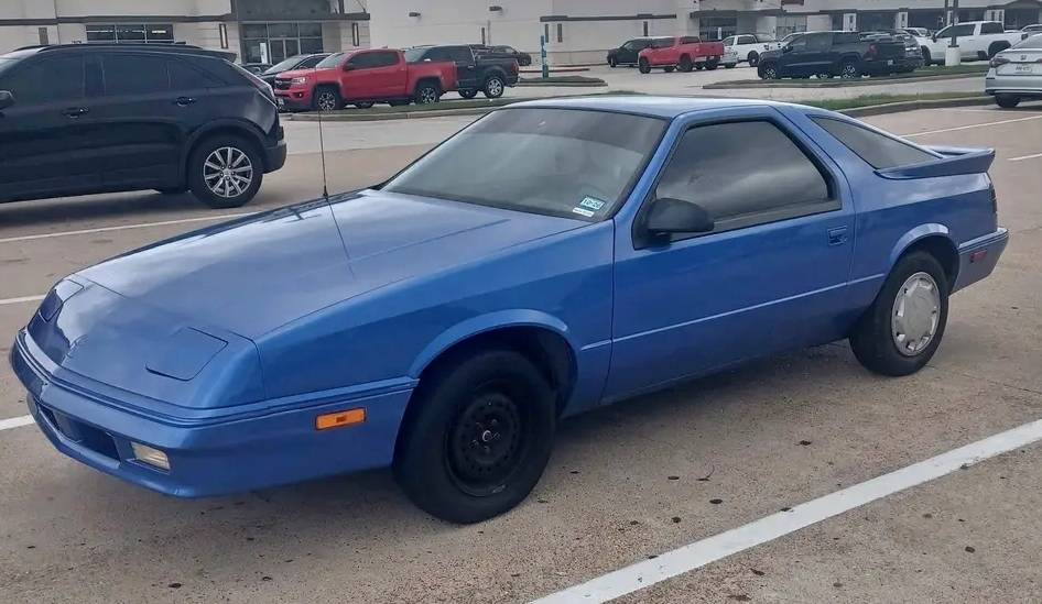Dodge-Daytona-1990-Blue