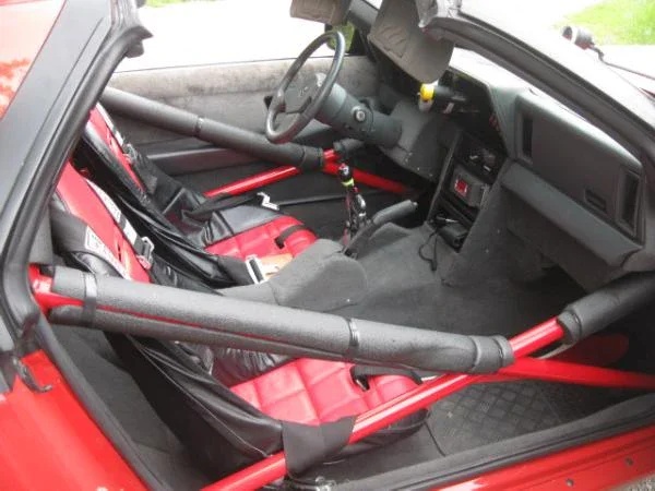 Dodge-Daytona-shelby-z-1988-Red-Gray