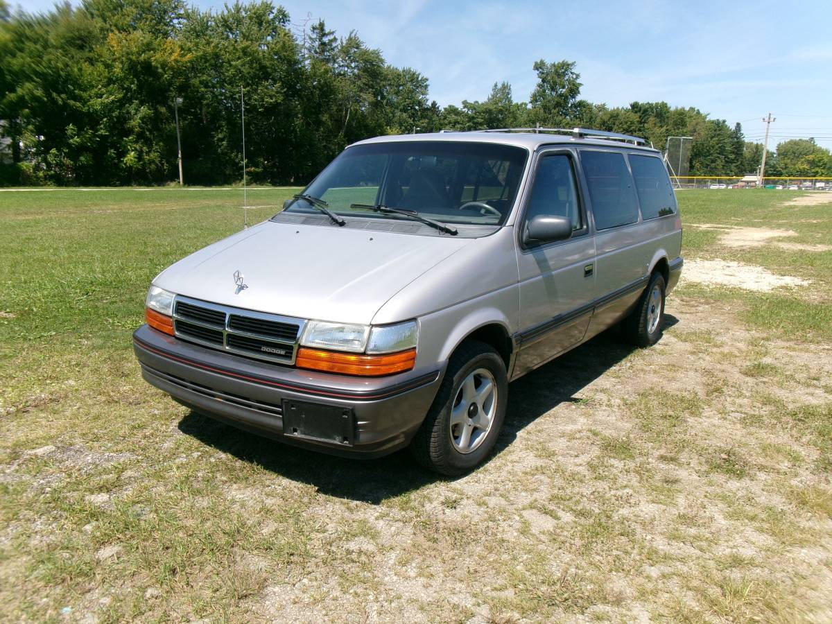 Dodge-Grand-caravan-1991-Silver