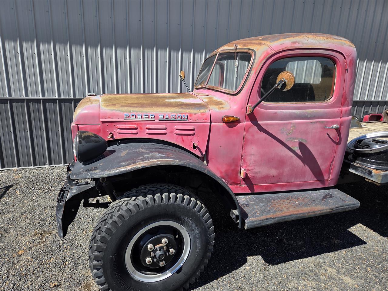 Dodge-Power-wagon-1947-Red-Black
