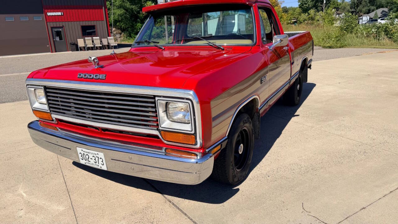 Dodge-Ram-100-1986-Red-Tan