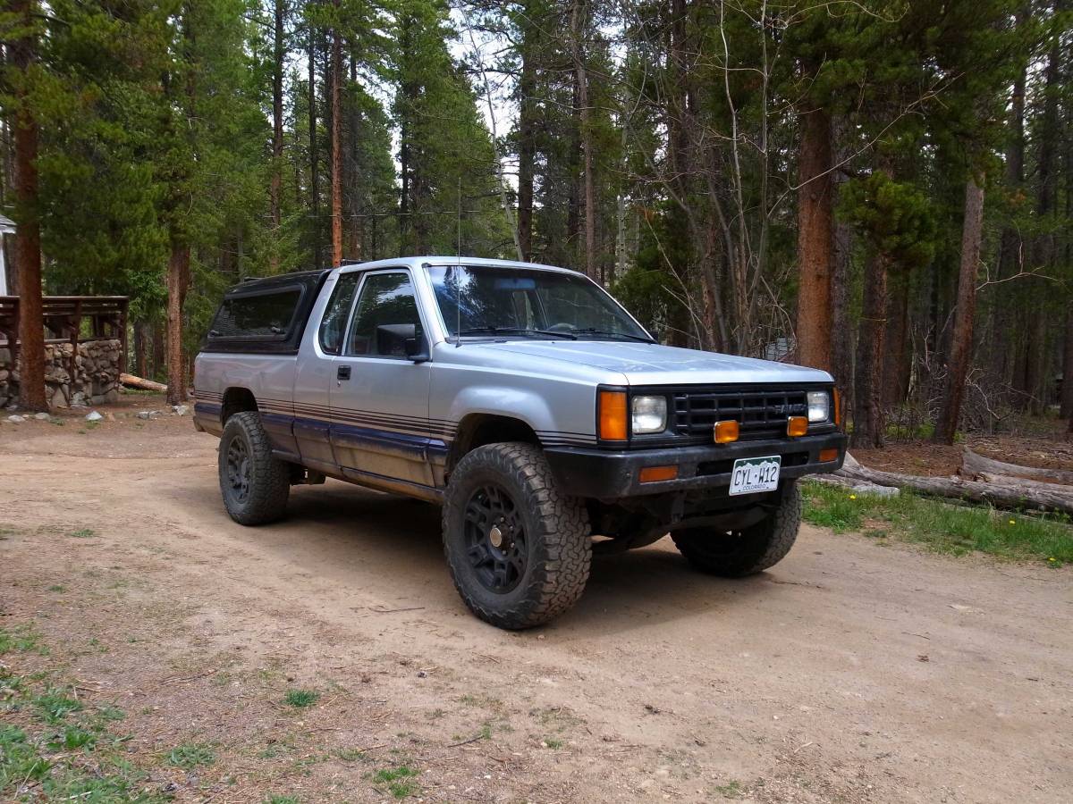 Dodge-Ram-1988-Silver