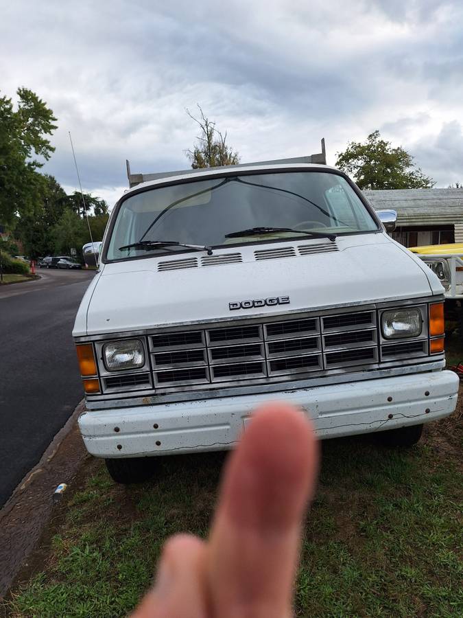Dodge-Ram-1989-White