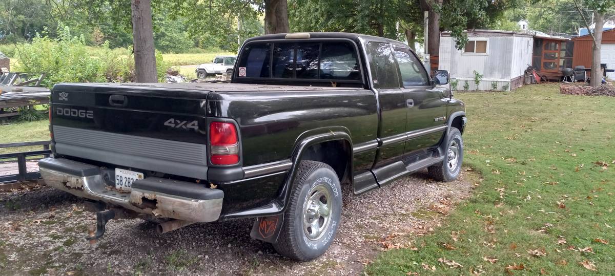 Dodge-Ram-1995-Black