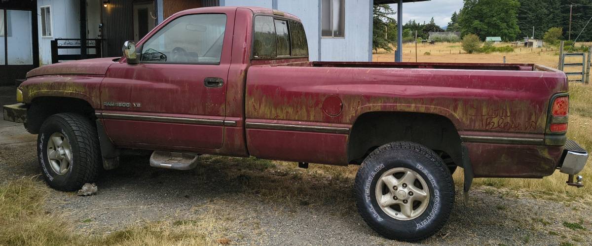Dodge-Ram-1995-Red