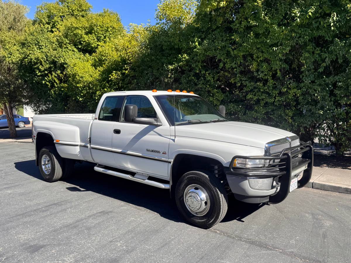 Dodge-Ram-1995-White