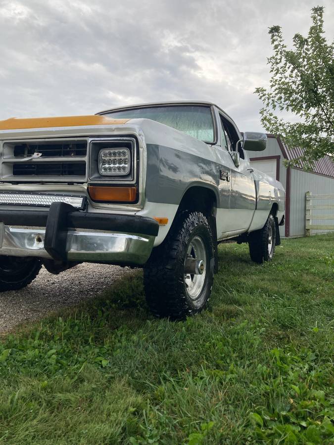 Dodge-Ram-cummins-3500-1990-White