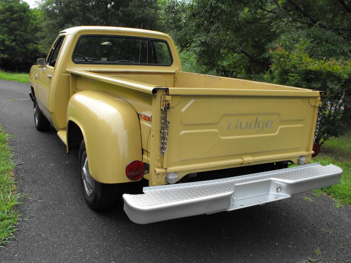Dodge-Step-side-custom-100-1974-Yellow