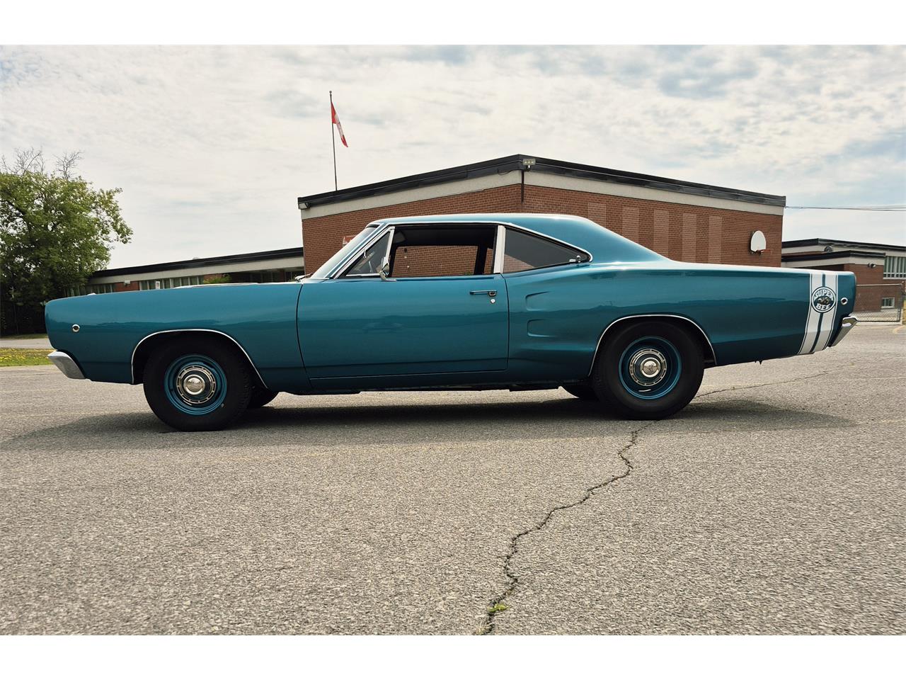 Dodge-Super-bee-1968-Turquoise-Black