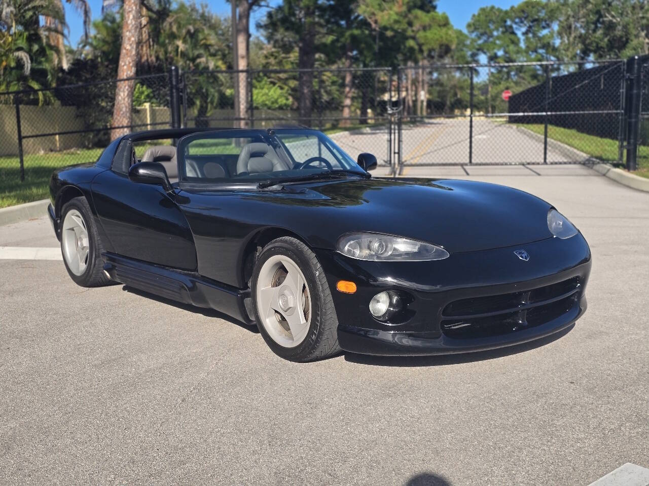 Dodge-Viper-1995-Black