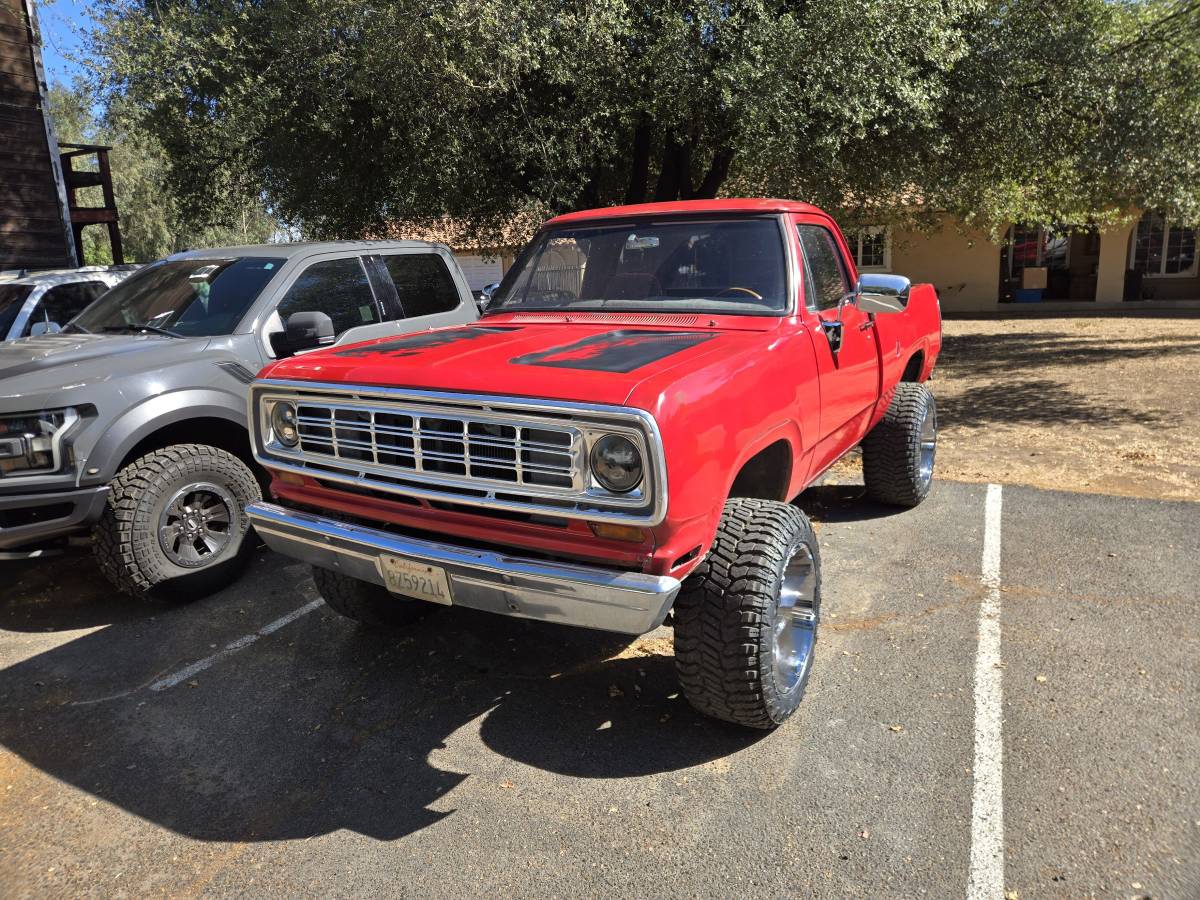 Dodge-W100-1975-Red