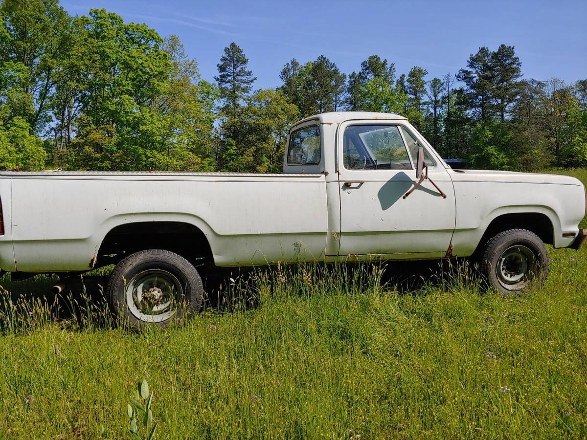 Dodge-W200-1977