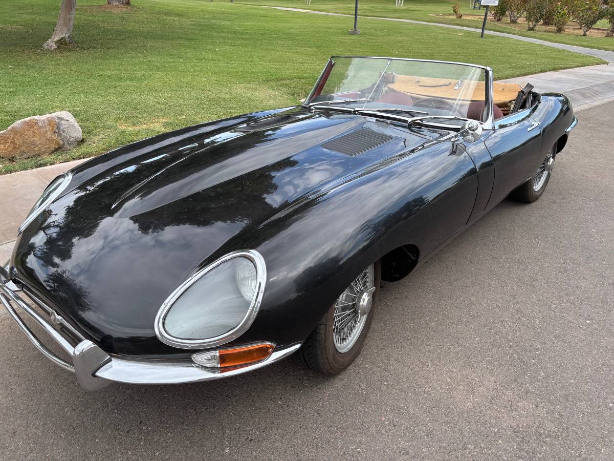 E-type-roadster-1964-Black