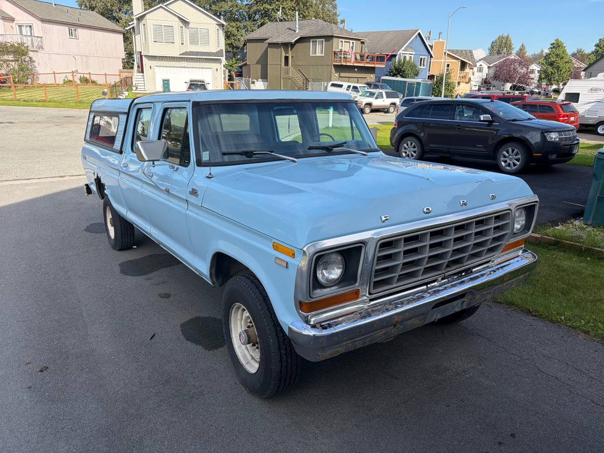 F250-crew-cab-1978-Blue