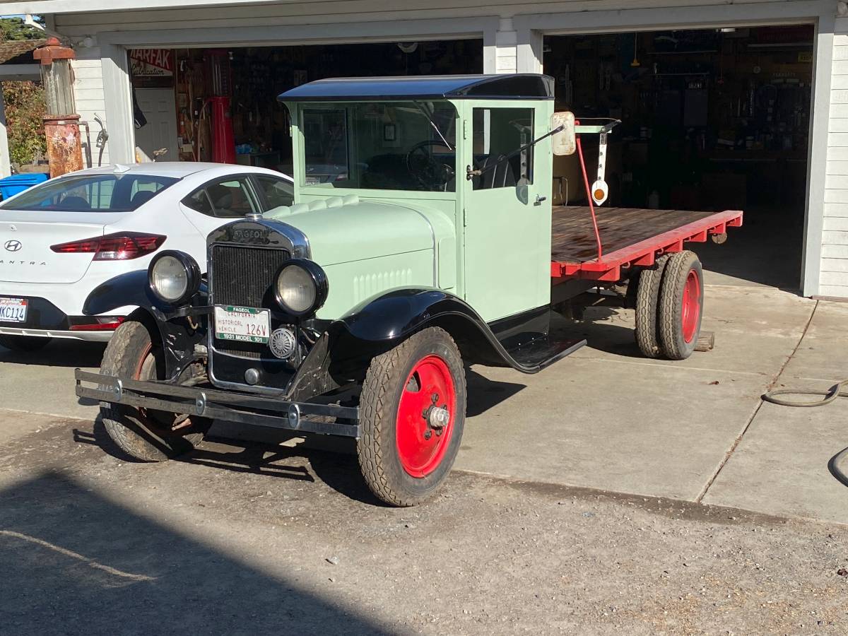Fageol-model-101-1931-Green