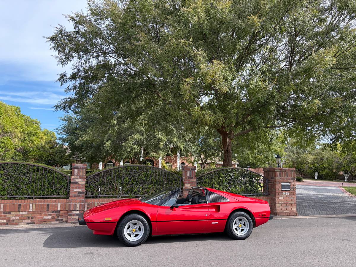 Ferrari-308-gts-1979-Red