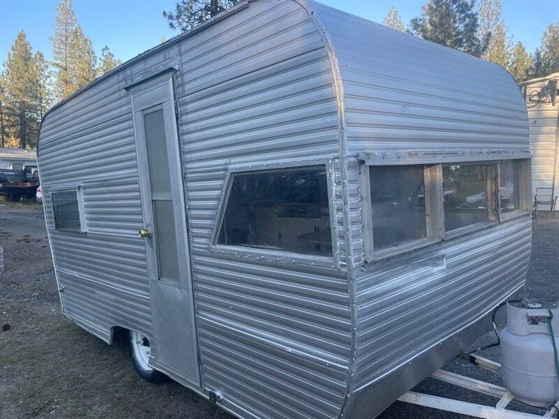 Field-stream-camper-1967-White
