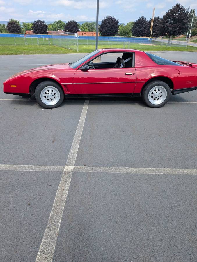 Firebird-transam-1982-Red