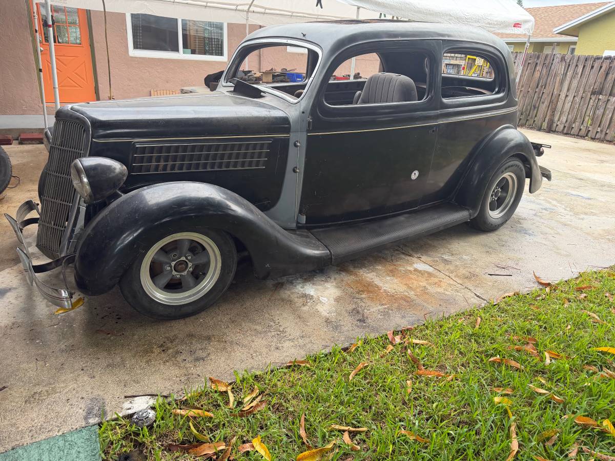Ford-1935-Black